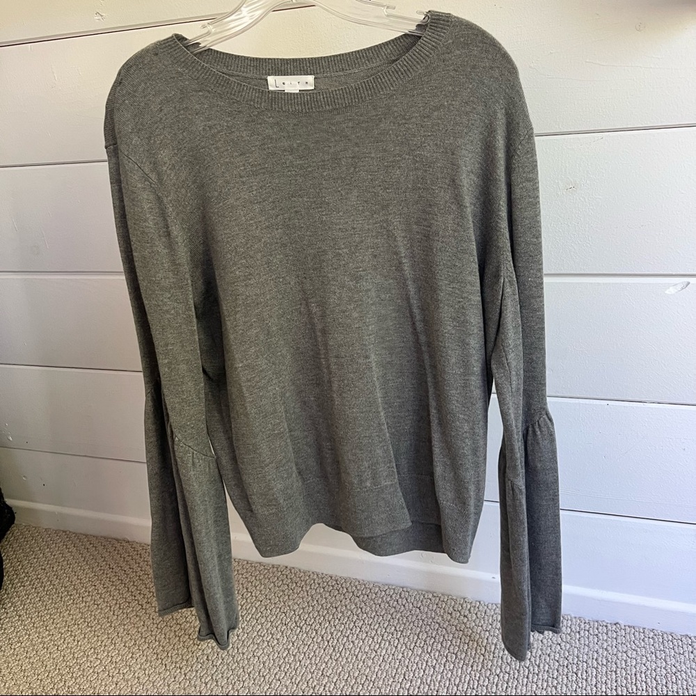 Grey Blouse w Wide Sleeves